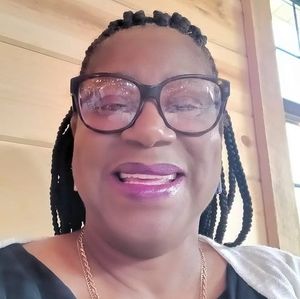 Meet your Posher, Debra